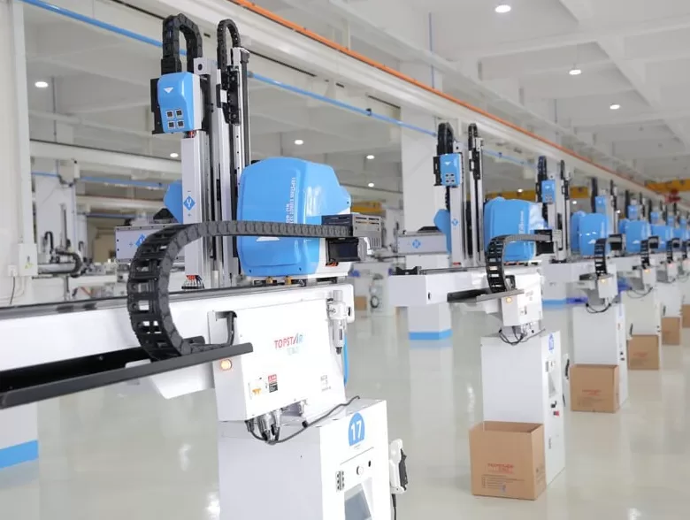 injection molding robot 113