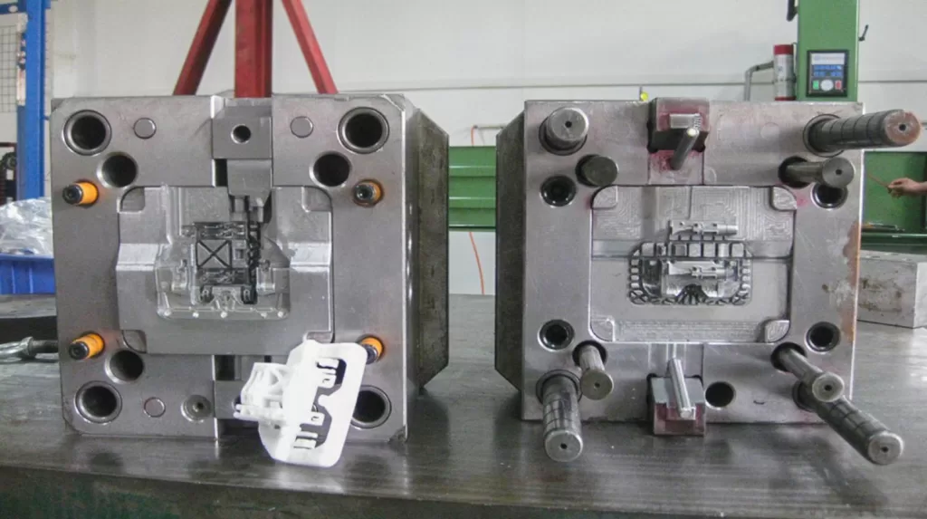 Injection molding machine mold geometry(1)